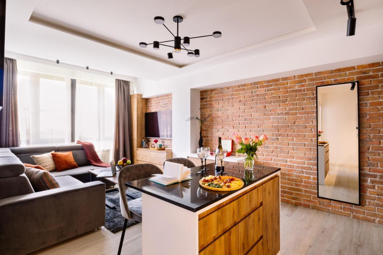 Hotelise I Moulinrouge Yerevan