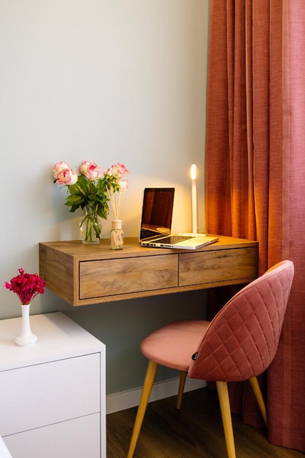 Hotelise I Moulinrouge Apartment